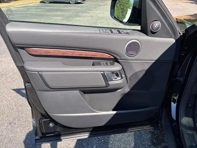2024 Land Rover Discovery P300 S