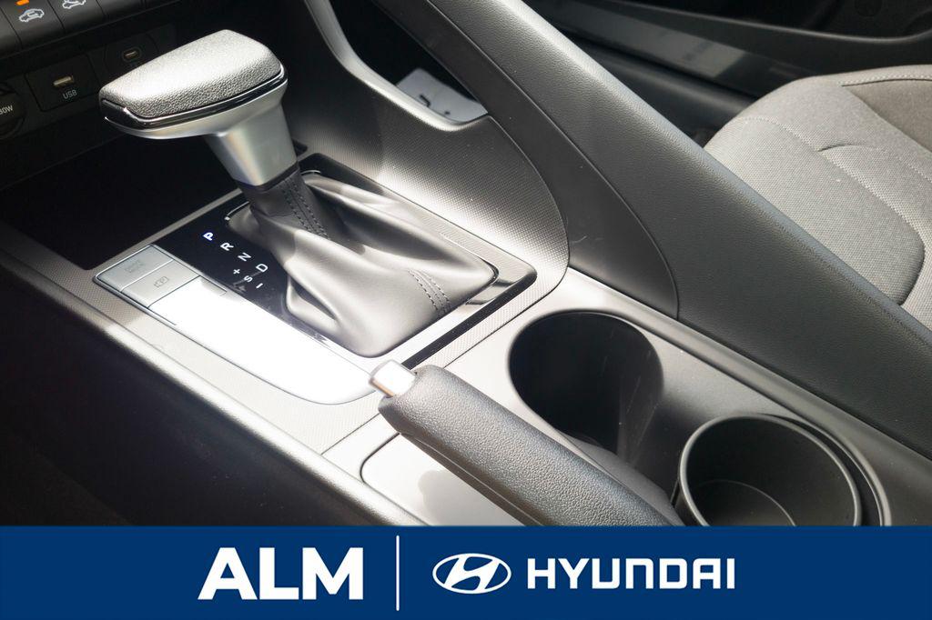 2025 Hyundai Elantra SE photo 20
