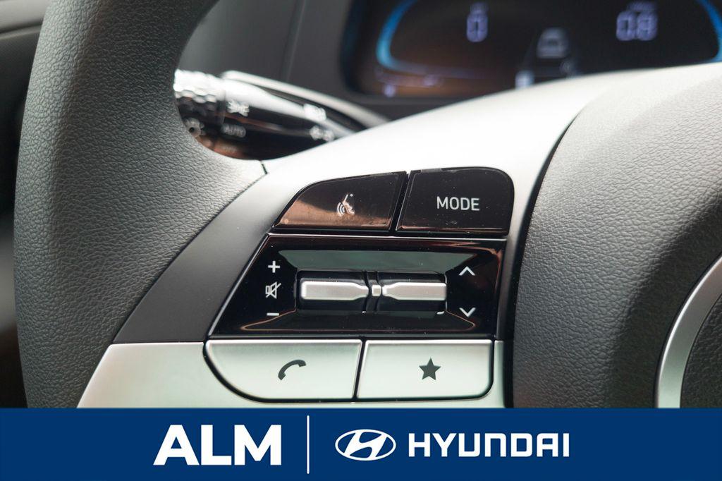 2025 Hyundai Elantra SE photo 22
