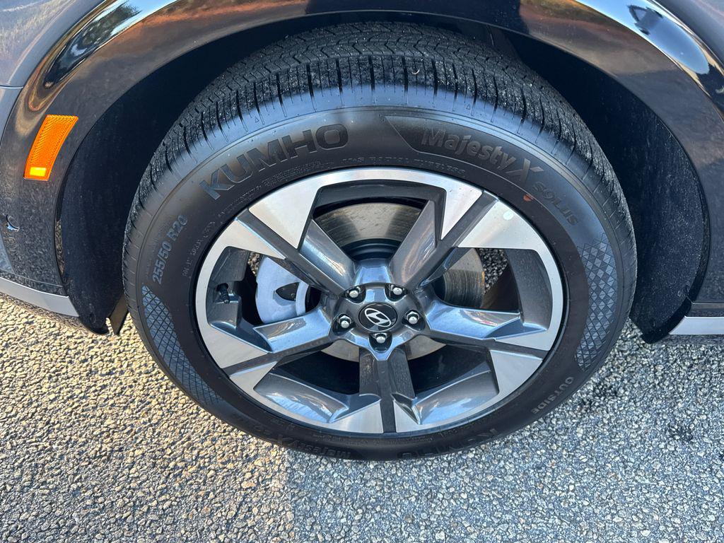 New 2026 Gray Pearl HYUNDAI Limited FWD image 23