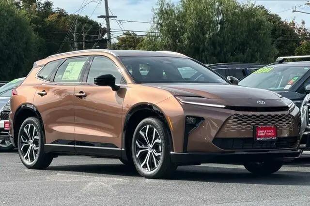 2025 Toyota Crown Signia XLE