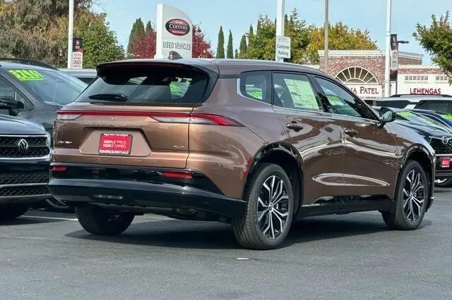 2025 Toyota Crown Signia XLE