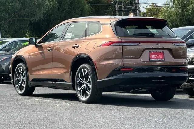 2025 Toyota Crown Signia XLE