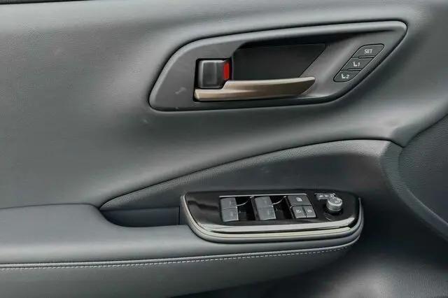 2025 Toyota Crown Signia XLE
