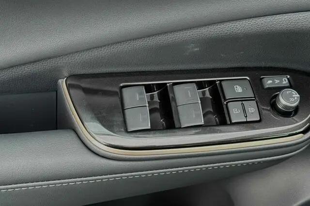 2025 Toyota Crown Signia XLE