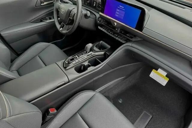 2025 Toyota Crown Signia XLE