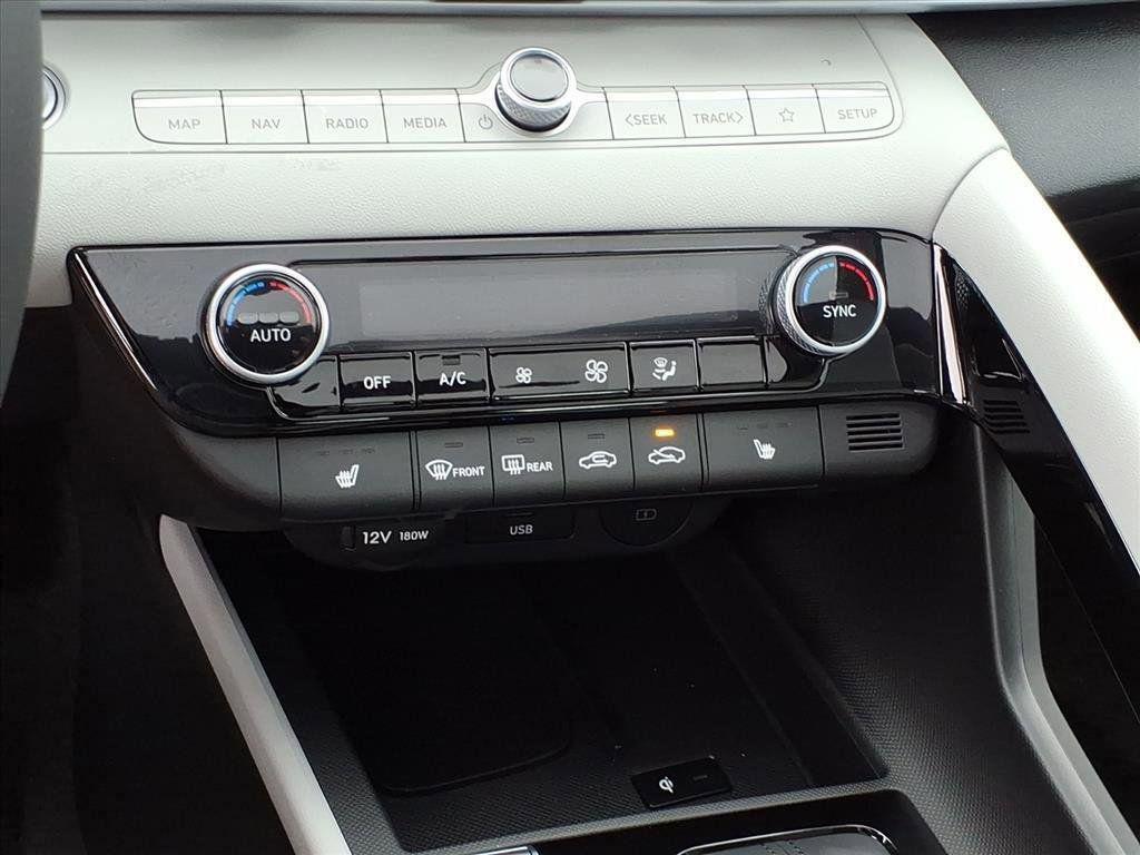 2025 Hyundai Elantra Limited - Photo 7