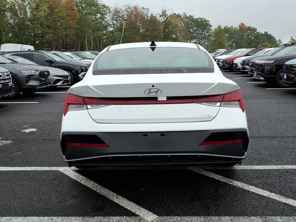 2025 Hyundai Elantra Limited - Photo 10