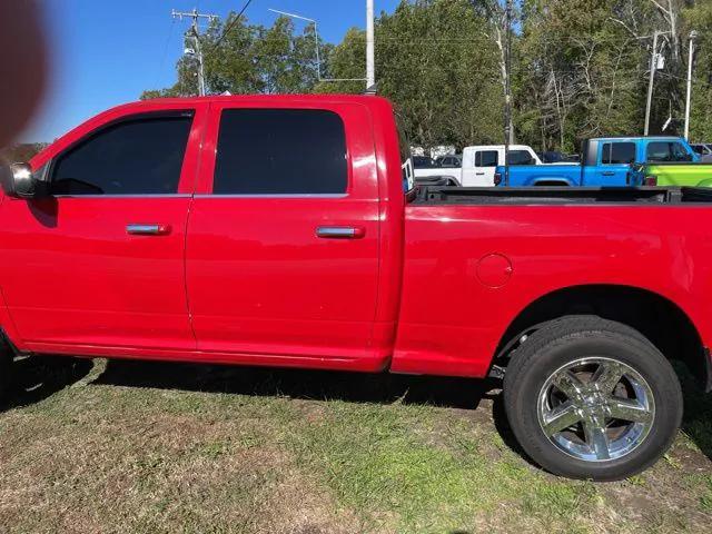 2019 RAM 1500 Classic Big Horn Crew Cab 4x2 64 Box 2019 RAM 1500 Classic Big Horn Crew Cab 4x2 64 Box