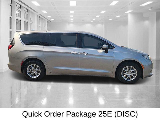 2017 Chrysler Pacifica LX