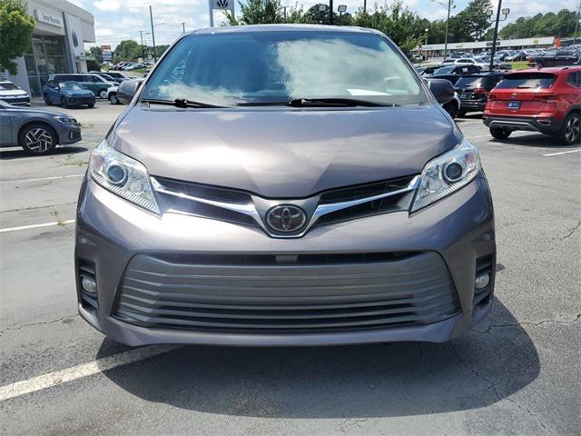 2020 Toyota Sienna XLE