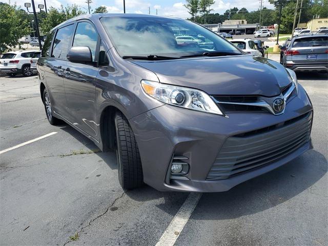 2020 Toyota Sienna XLE