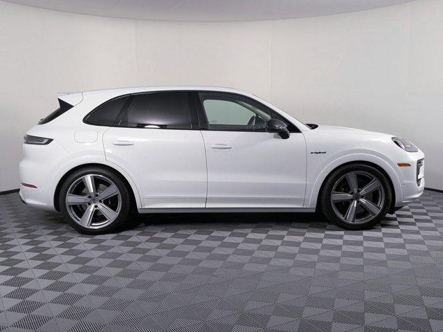 2025 Porsche Cayenne E-Hybrid Turbo