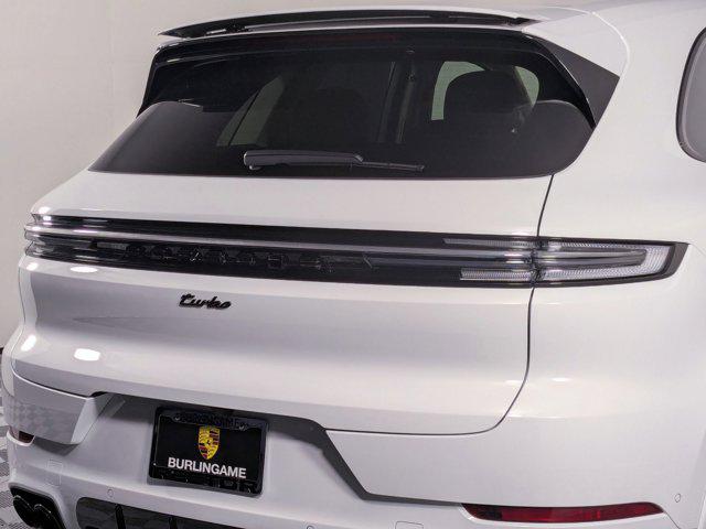 2025 Porsche Cayenne E-Hybrid Turbo