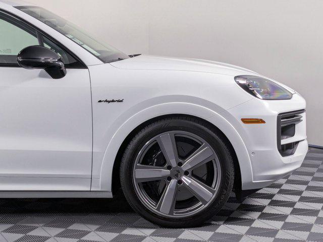 2025 Porsche Cayenne E-Hybrid Turbo