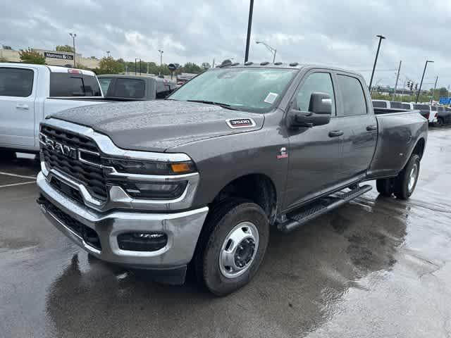 2026 RAM Ram 3500 RAM 3500 TRADESMAN CREW CAB 4X4 8 BOX
