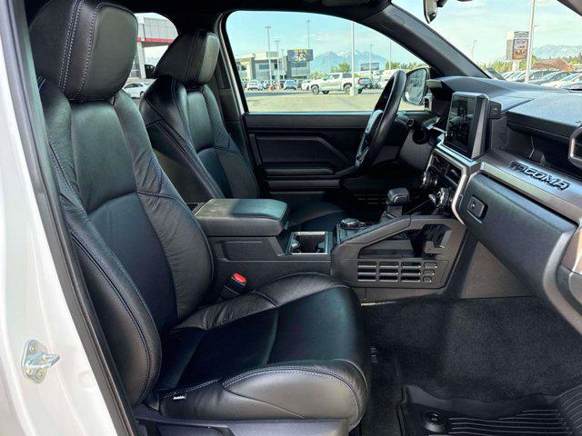 2024 Toyota Tacoma SR5 4WD