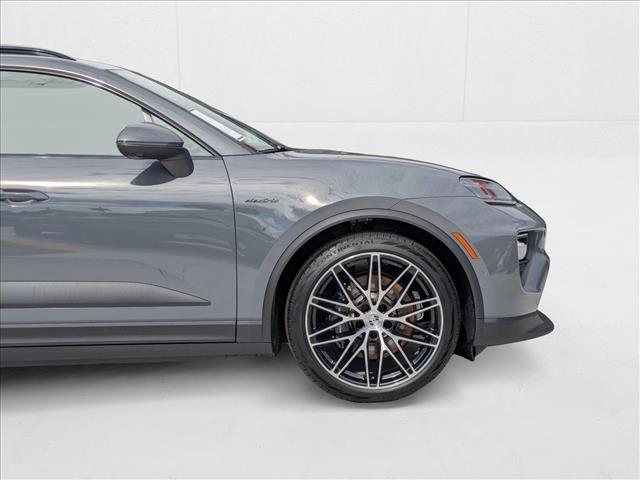 2025 Porsche Macan Electric 4S