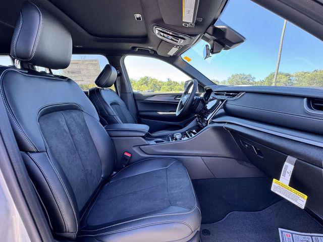 2025 Jeep Grand Cherokee L Altitude X 4x4