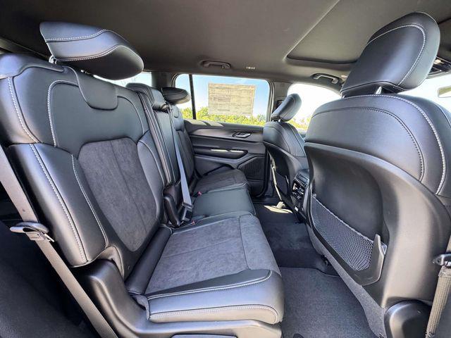 2025 Jeep Grand Cherokee L Altitude X 4x4