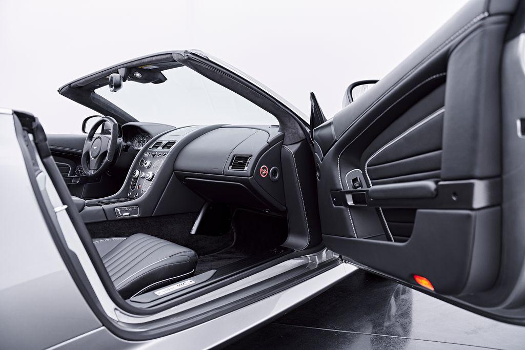 2016 Aston Martin DB9 Base - Photo 46