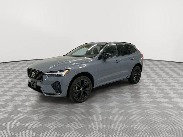 2023 Volvo XC60 B5 Plus Dark Theme