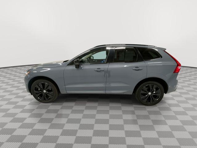 2023 Volvo XC60 B5 Plus Dark Theme
