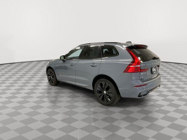 2023 Volvo XC60 B5 Plus Dark Theme