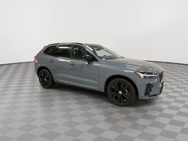 2023 Volvo XC60 B5 Plus Dark Theme