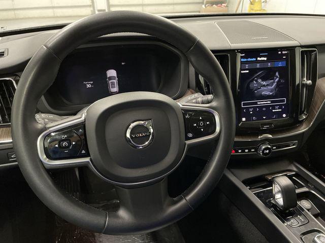 2023 Volvo XC60 B5 Plus Dark Theme