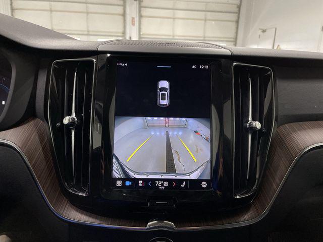 2023 Volvo XC60 B5 Plus Dark Theme