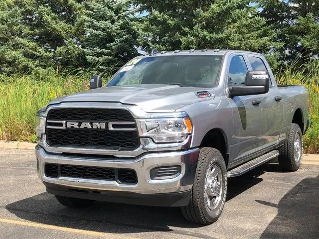2024 RAM 2500 Tradesman Crew Cab 4x4 64 Box
