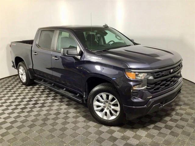 2023 Chevrolet Silverado 1500 4WD Crew Cab Short Bed Custom 2023 Chevrolet Silverado 1500 4WD Crew Cab Short Bed Custom