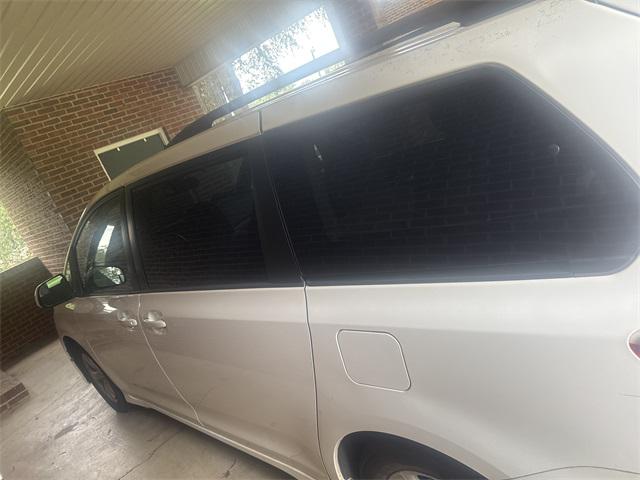 2018 Toyota Sienna LE 7 Passenger