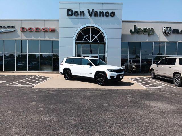 2023 Jeep Grand Cherokee L Altitude 4x4 2023 Jeep Grand Cherokee L Altitude 4x4