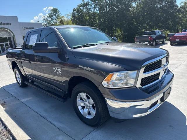 2022 RAM 1500 Classic SLT Crew Cab 4x4 57 Box