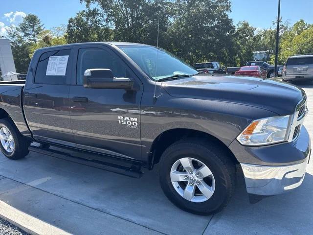 2022 RAM 1500 Classic SLT Crew Cab 4x4 57 Box