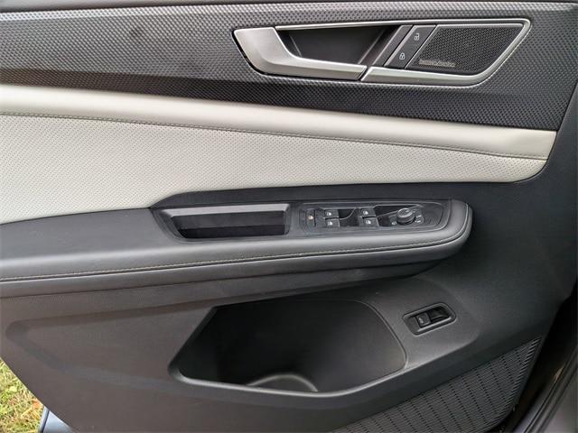 2025 Volkswagen Atlas Cross Sport 2.0T SEL Premium R-Line
