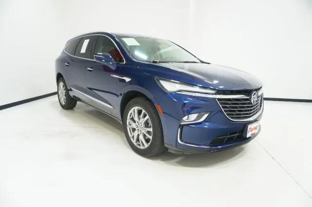 2023 Buick Enclave Essence FWD 2023 Buick Enclave Essence FWD
