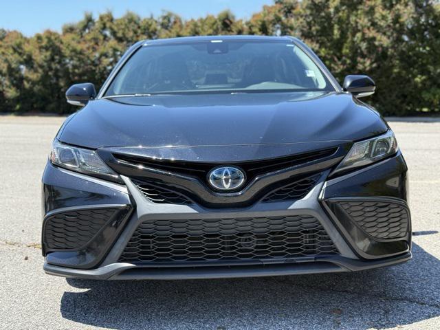 2021 Toyota Camry SE Hybrid