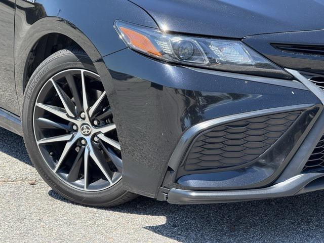 2021 Toyota Camry SE Hybrid