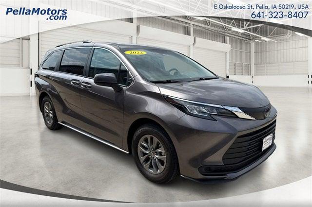 2022 Toyota Sienna LE