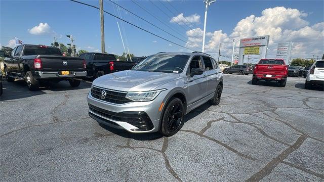 2023 Volkswagen Tiguan 2.0T SE R-Line Black