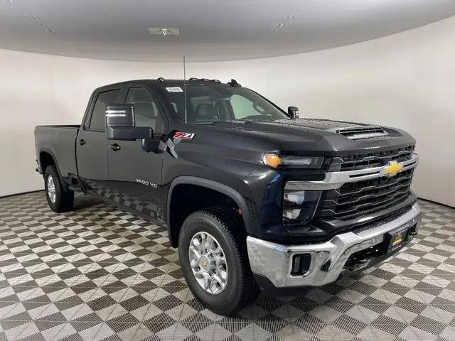 2026 Chevrolet Silverado 3500HD Crew Cab, Long Bed, LT Dual Rear Wheel, RWD