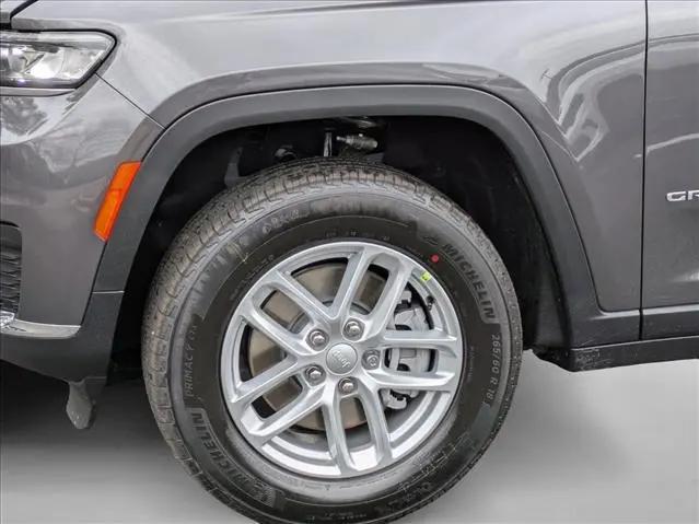 2025 Jeep Grand Cherokee L Laredo 4x2