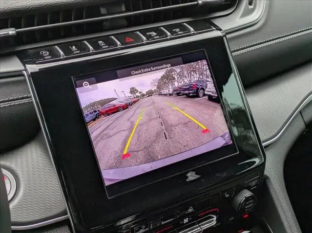 2025 Jeep Grand Cherokee L Laredo 4x2