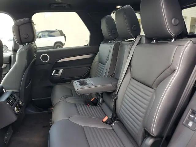 2025 Land Rover Discovery P360 Dynamic SE