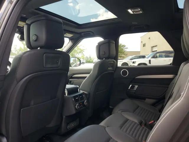 2025 Land Rover Discovery P360 Dynamic SE