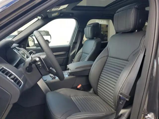 2025 Land Rover Discovery P360 Dynamic SE
