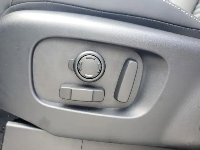 2025 Land Rover Discovery P360 Dynamic SE